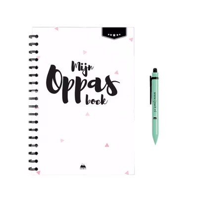 Oppasboek Roze – Houd alle oppasdagen overzichtelijk bij
